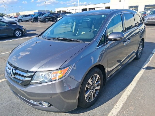 2016 Honda Odyssey Touring photo 3