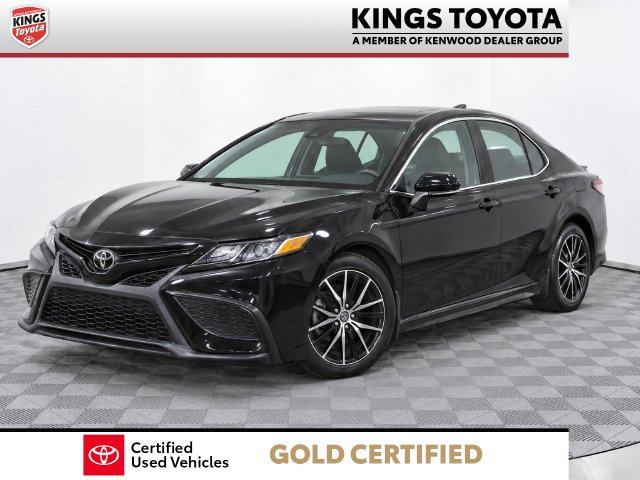 Used 2022 Toyota Camry SE Sedan