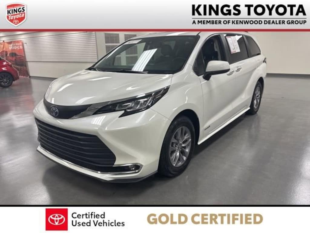 Certified 2021 Toyota Sienna XLE Van