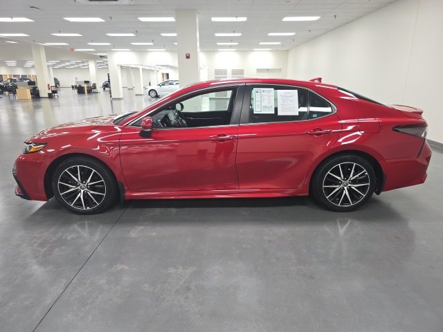 2023 Toyota Camry SE photo 3