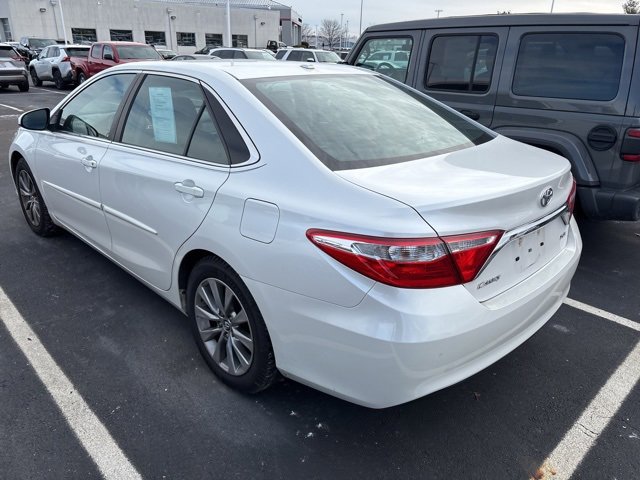 2015 Toyota Camry XLE photo 4