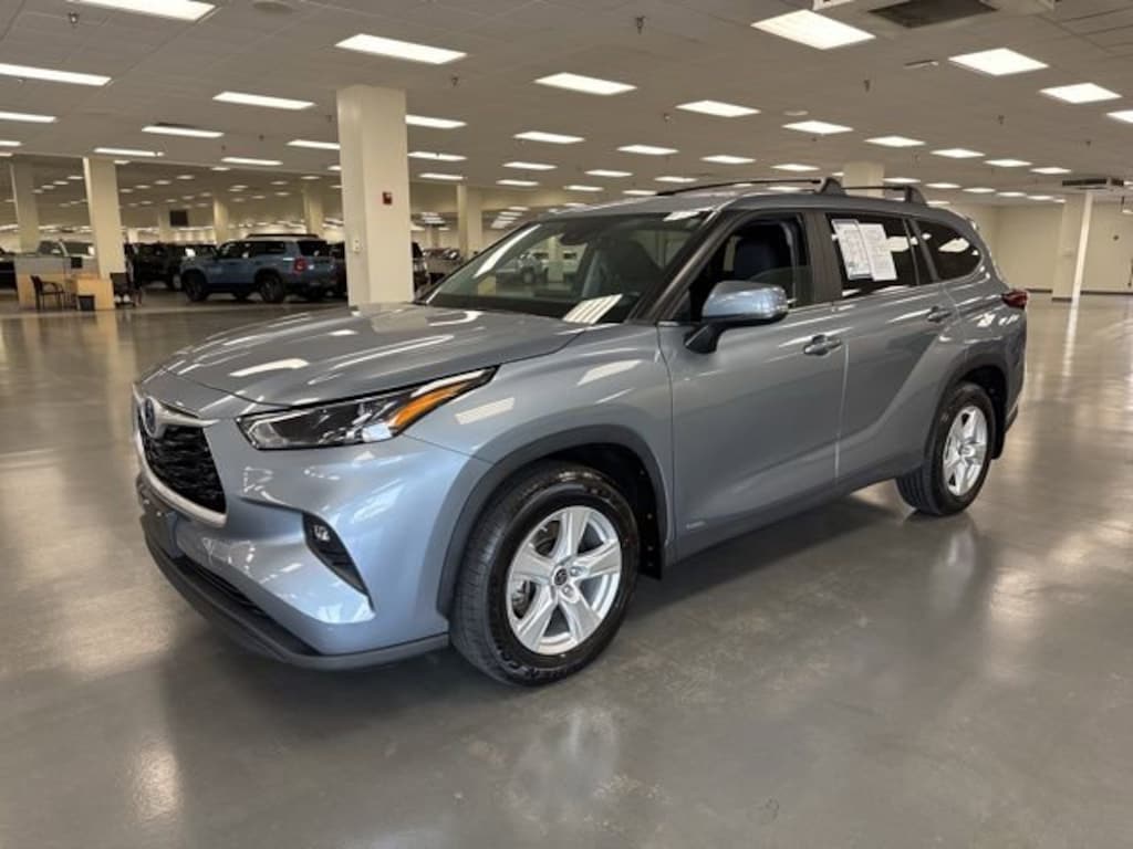 Used 2023 Toyota Highlander Hybrid Hybrid LE SUV