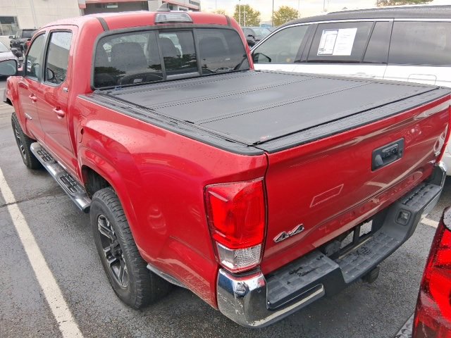 2016 Toyota Tacoma SR5 photo 3