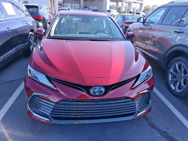 2022 Toyota Camry Hybrid XLE photo 2
