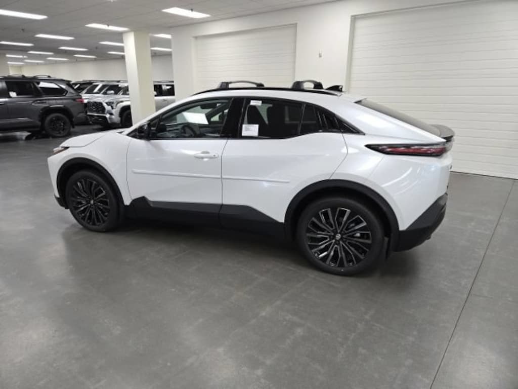 New 2026 Toyota C-HR XSE SUV