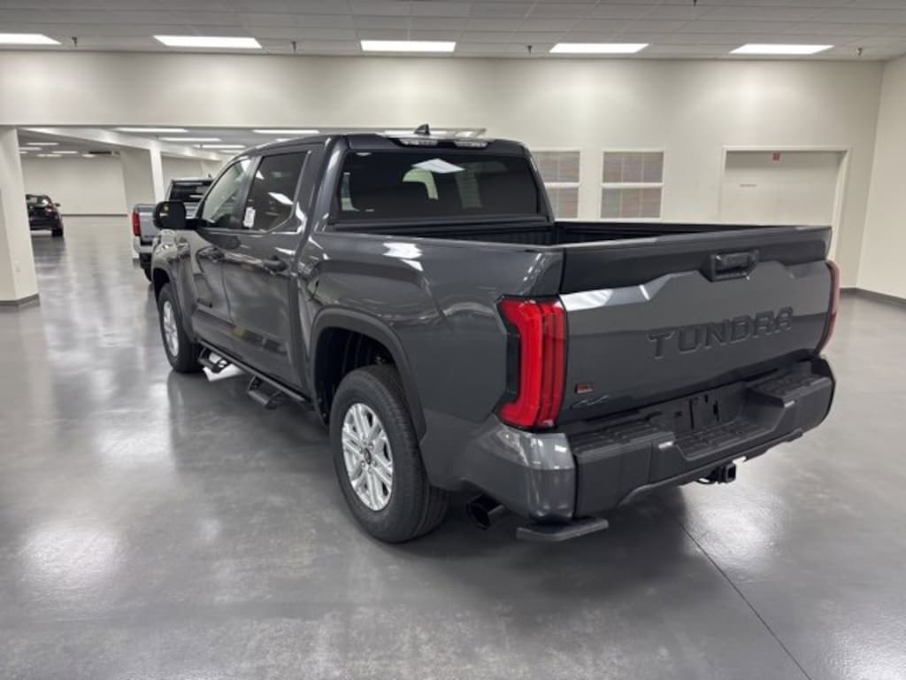 New 2026 Toyota Tundra SR5 SR5 CREWMAX 5.5