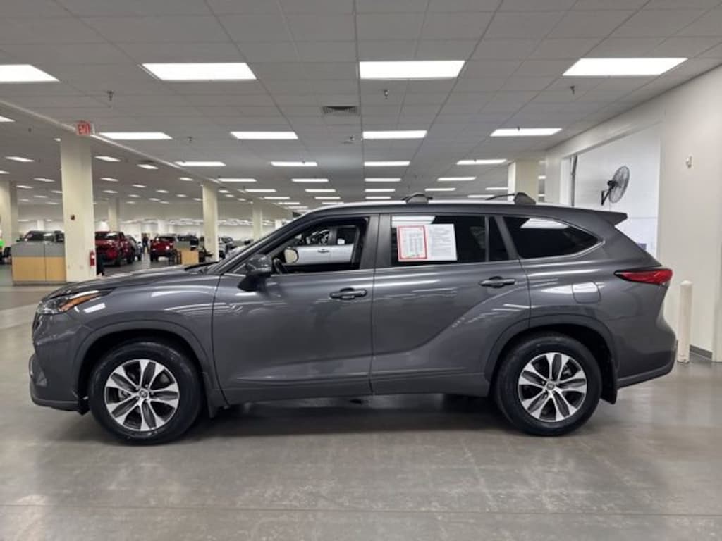 Used 2023 Toyota Highlander XLE SUV