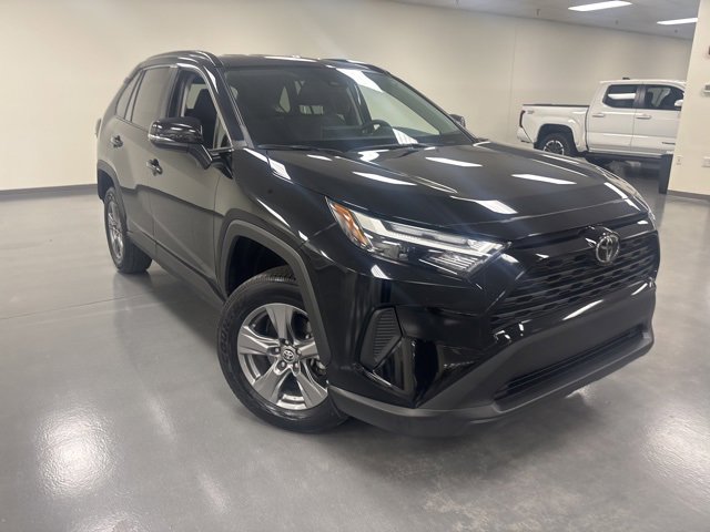 2024 Toyota RAV4 XLE's photo