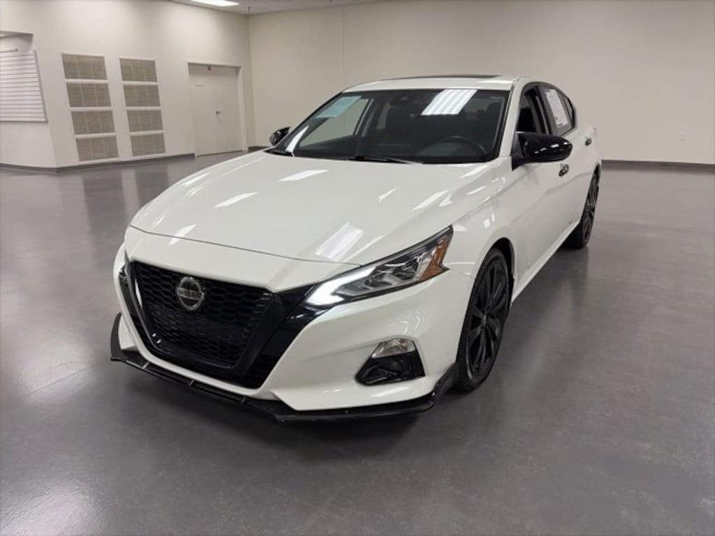Used 2022 Nissan Altima 2.5 SR Sedan