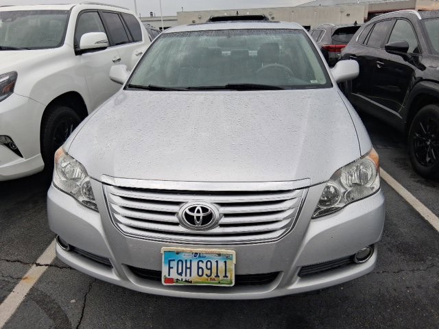 2010 Toyota Avalon XLS photo 2