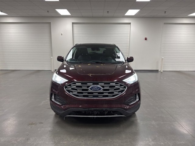 2022 Ford Edge SEL photo 2