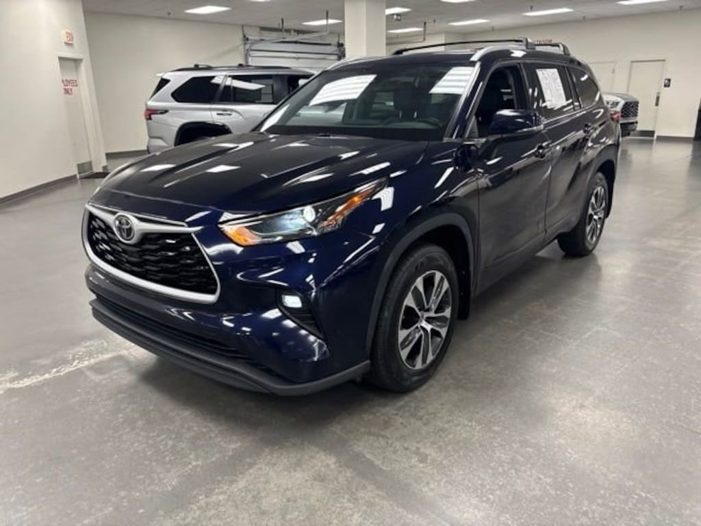 Used 2022 Toyota Highlander XLE SUV