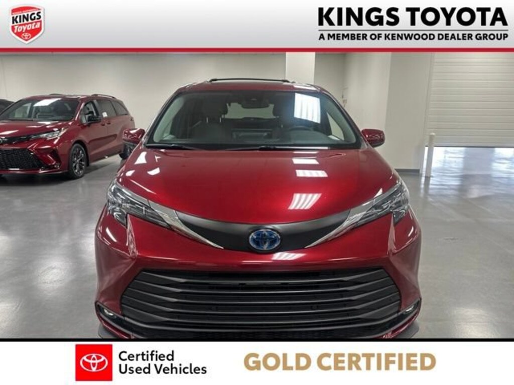 Certified 2025 Toyota Sienna XLE Van Passenger Van
