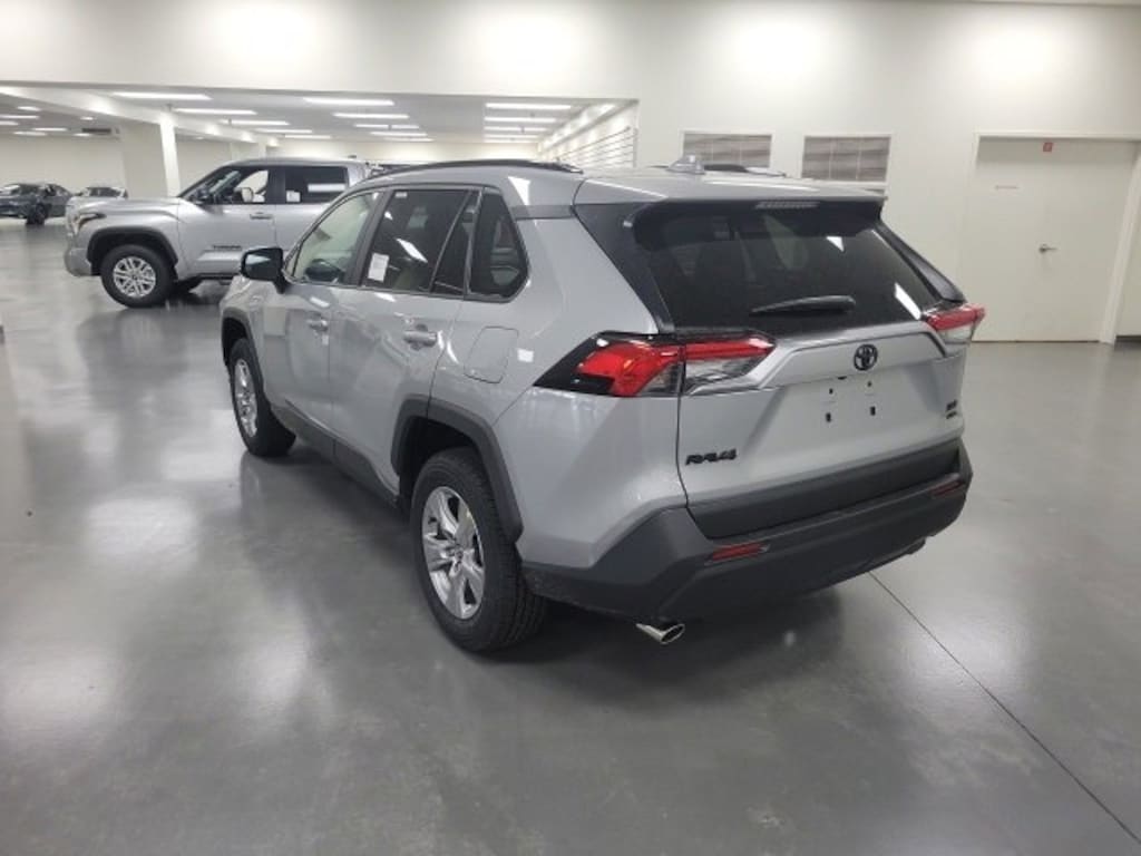 New 2025 Toyota RAV4 XLE XLE AWD SUV