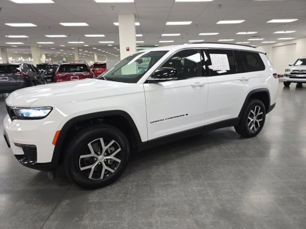 Used 2023 Jeep Grand Cherokee Limited SUV