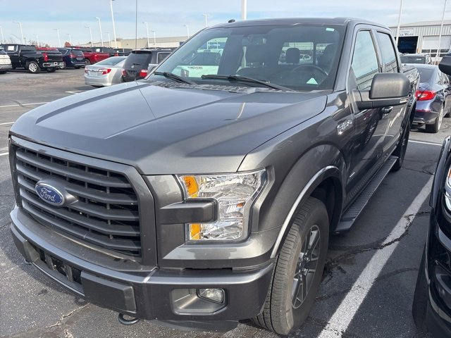 2016 Ford F-150 XLT photo 2
