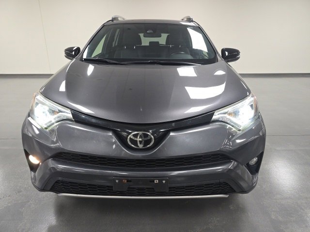 2017 Toyota RAV4 SE photo 2