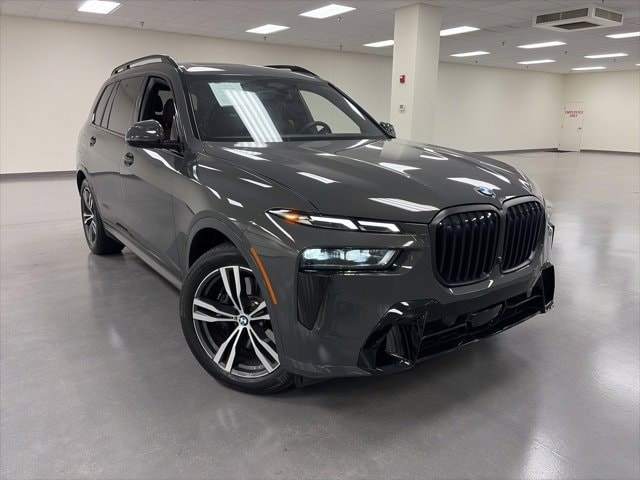 2024 BMW X7 40i's photo