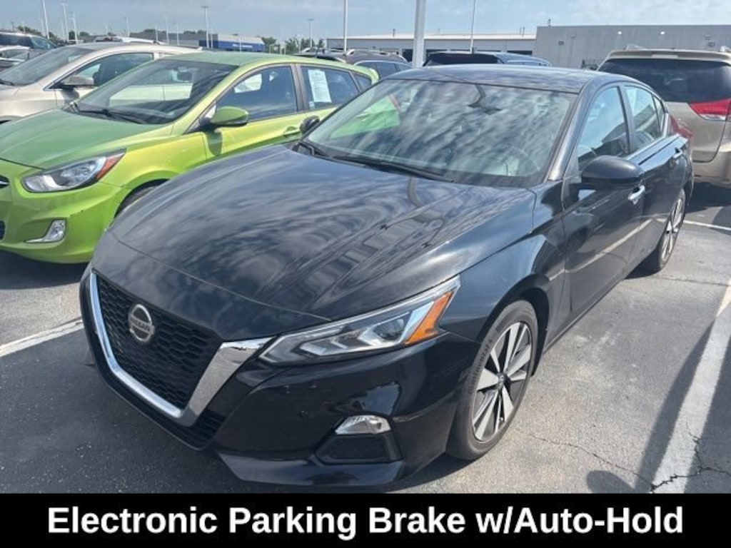Used 2022 Nissan Altima 2.5 SV Sedan