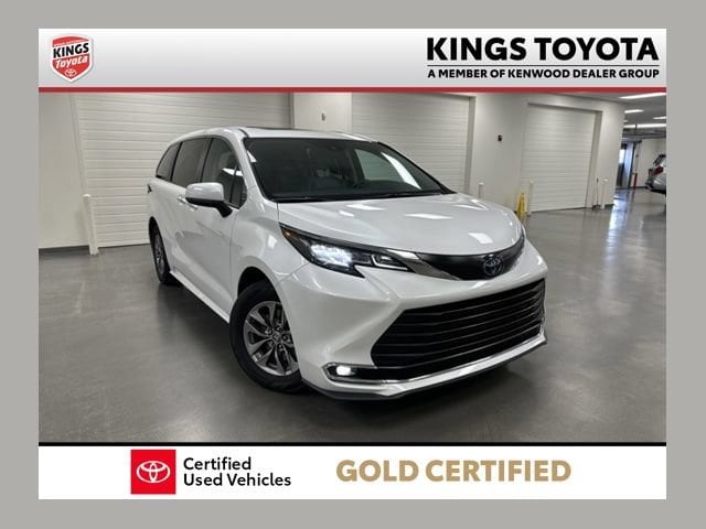 2023 Toyota Sienna Van Passenger Van 