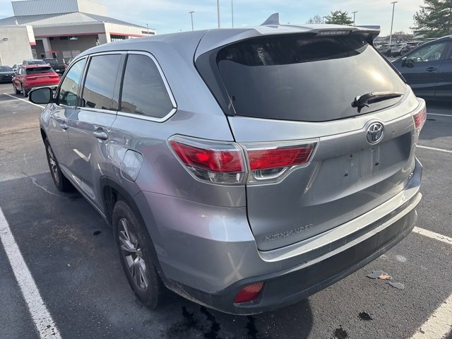 2015 Toyota Highlander LE photo 3