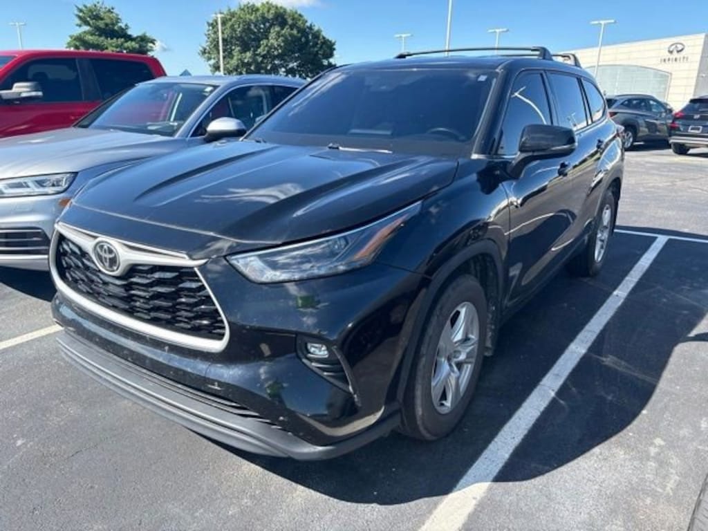 Used 2022 Toyota Highlander LE SUV