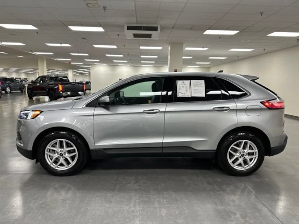 Used 2024 Ford Edge SEL SUV