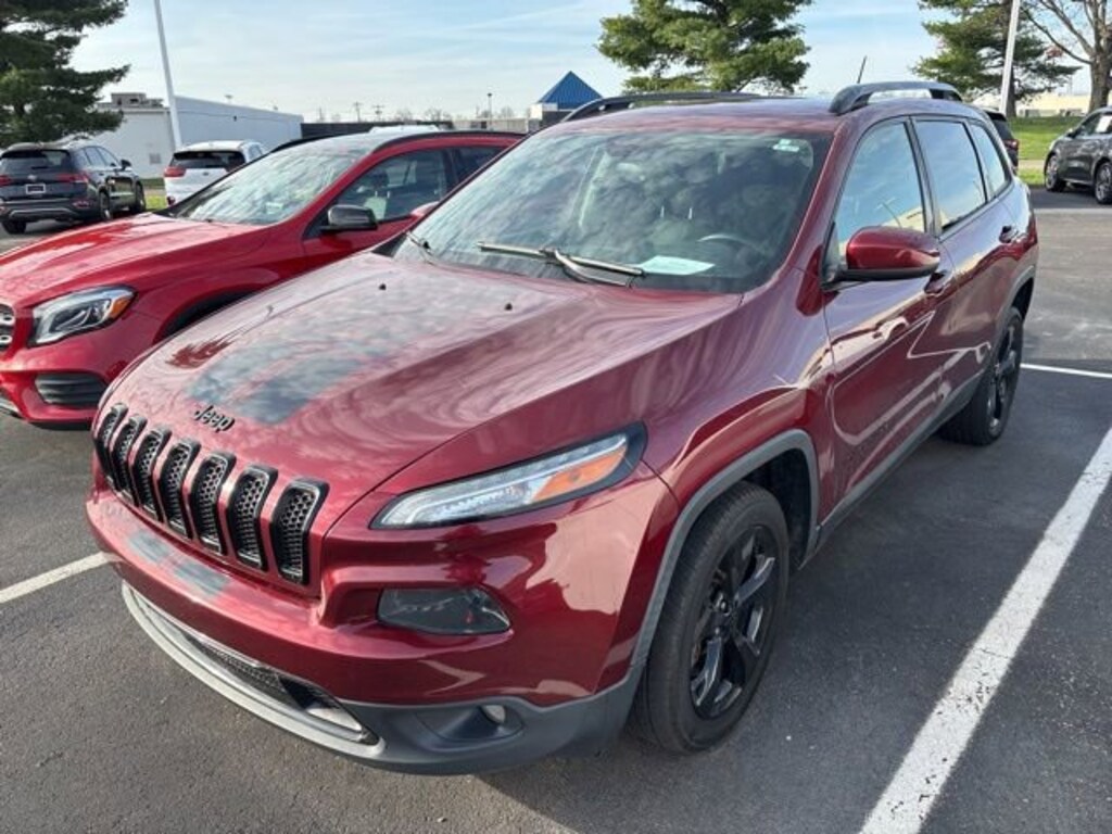 Used 2018 Jeep Cherokee Latitude SUV