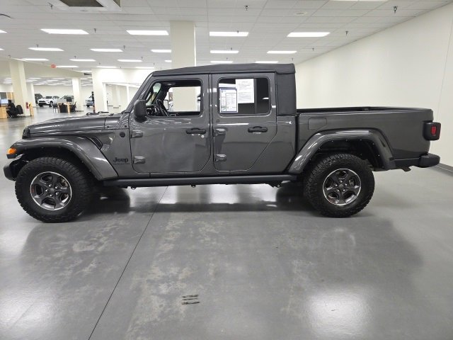 2021 Jeep Gladiator Willys Sport photo 2