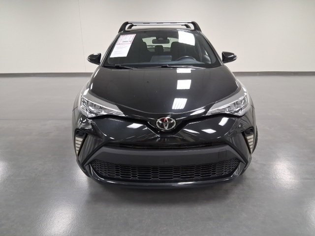 2021 Toyota C-HR XLE photo 2