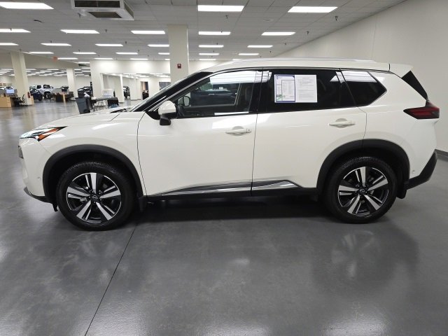 2022 Nissan Rogue Platinum photo 3