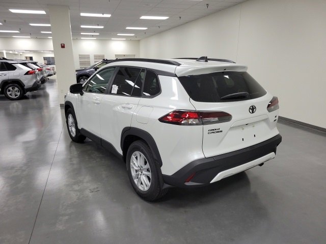2026 Toyota Corolla Cross LE photo 4