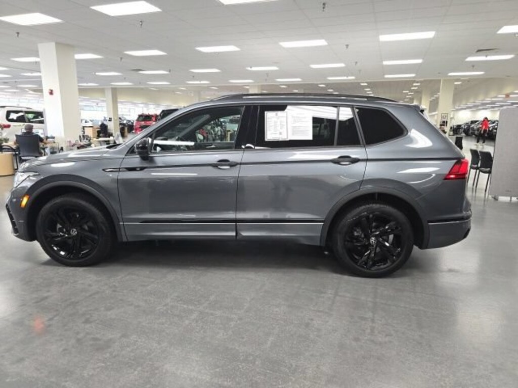 Used 2024 Volkswagen Tiguan 2.0T SE R-Line Black SUV