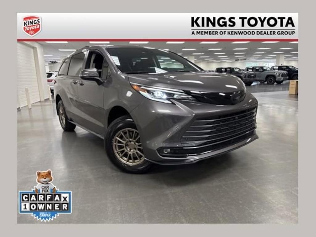 Used 2022 Toyota Sienna Platinum Van Passenger Van
