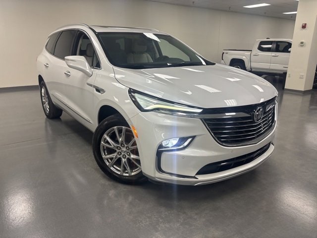 2023 Buick Enclave Essence's photo