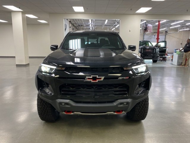 2024 Chevrolet Colorado ZR2 photo 2