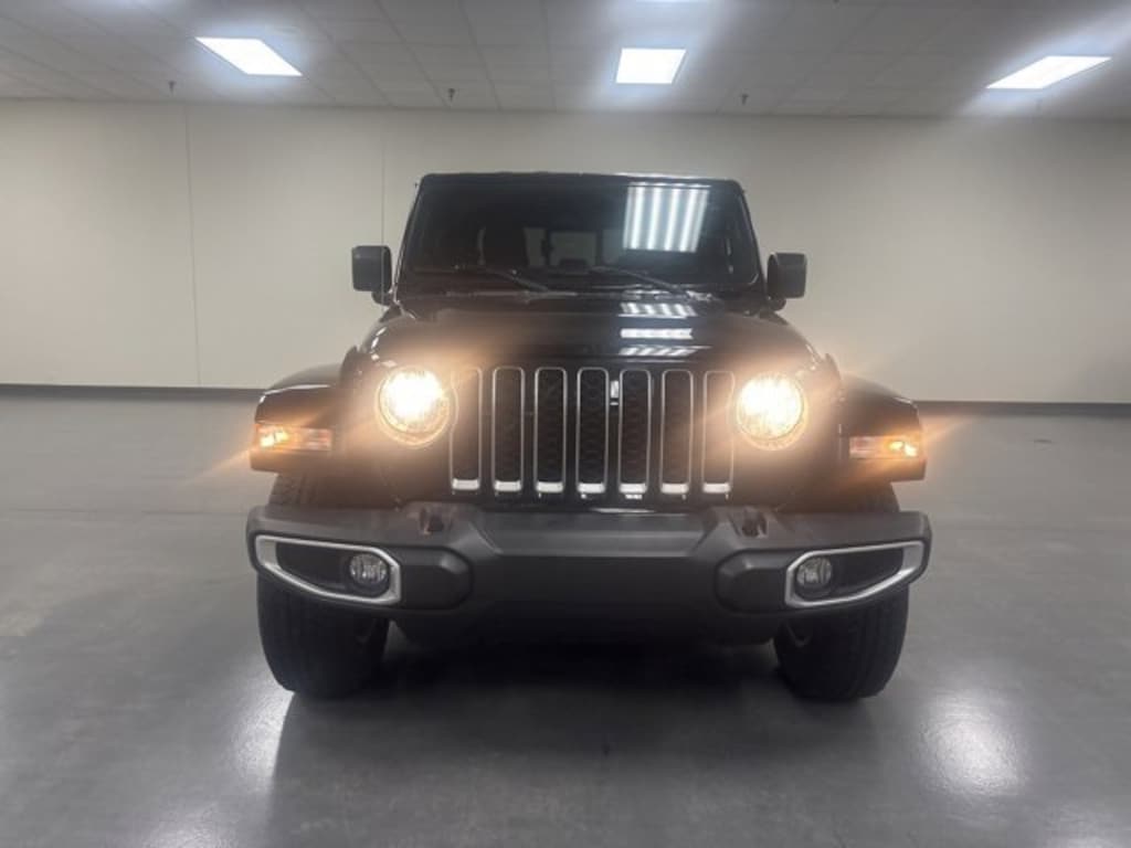 Used 2021 Jeep Gladiator Overland Truck Crew Cab