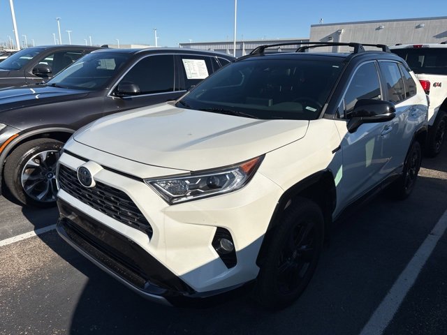 2020 Toyota RAV4 Hybrid XSE photo 3