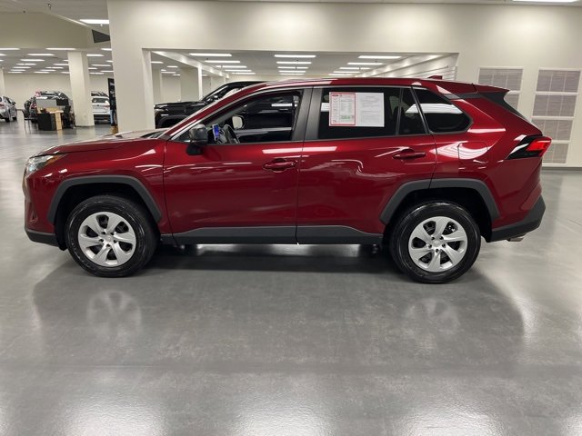 2023 Toyota RAV4 LE photo 4