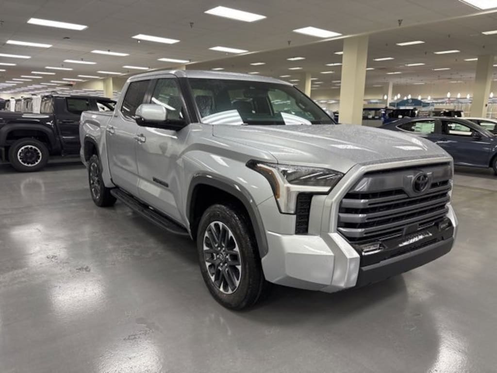 New 2026 Toyota Tundra Limited LIMITED CREWMAX 5.5