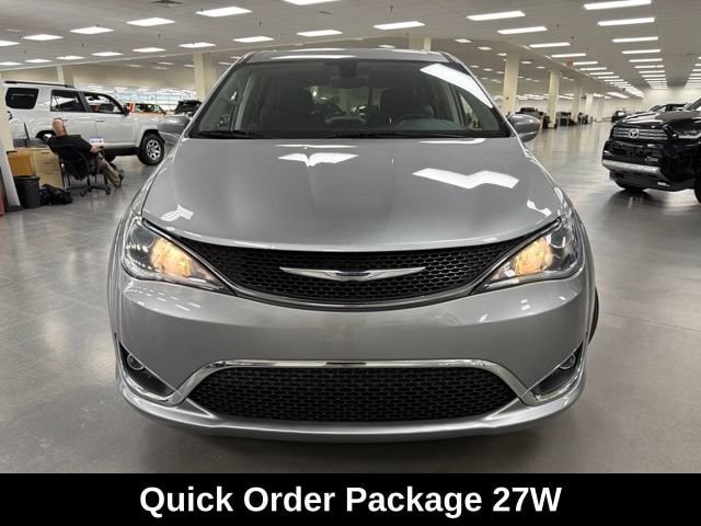 2C4RC1FG7KR575634