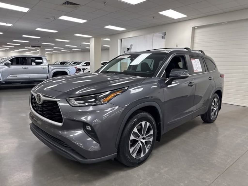 Used 2023 Toyota Highlander XLE SUV