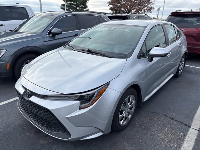 2021 Toyota Corolla LE photo 3