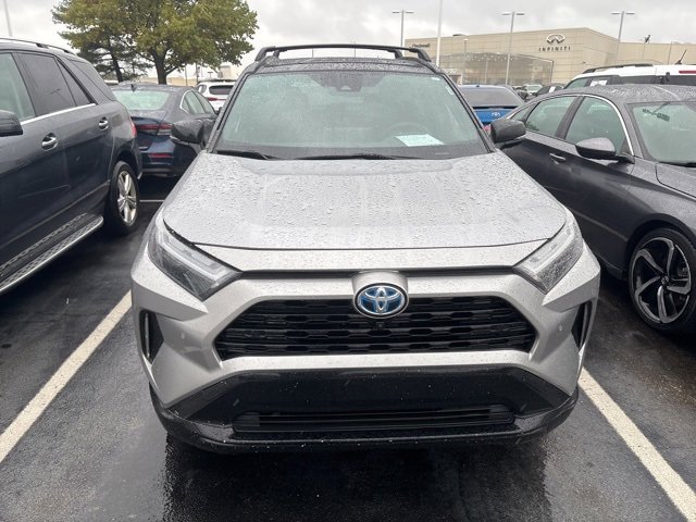 2022 Toyota RAV4 Hybrid XSE photo 2