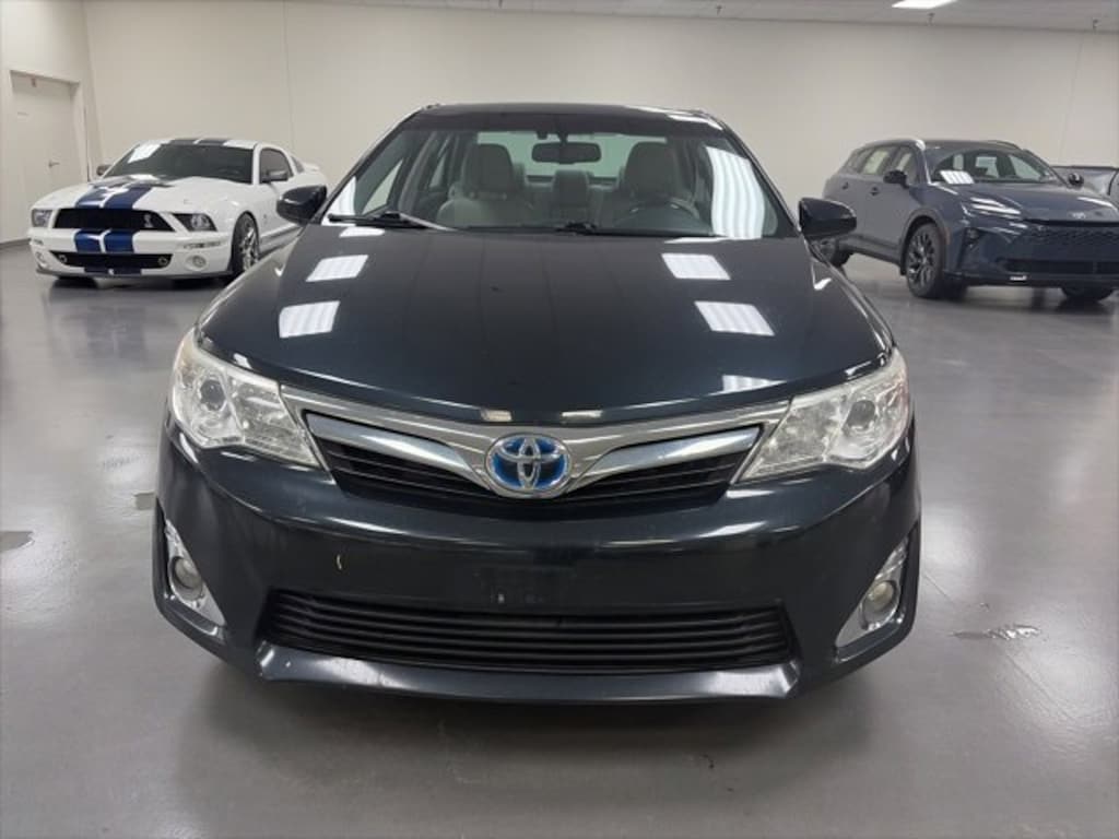 Used 2014 Toyota Camry Hybrid XLE Sedan