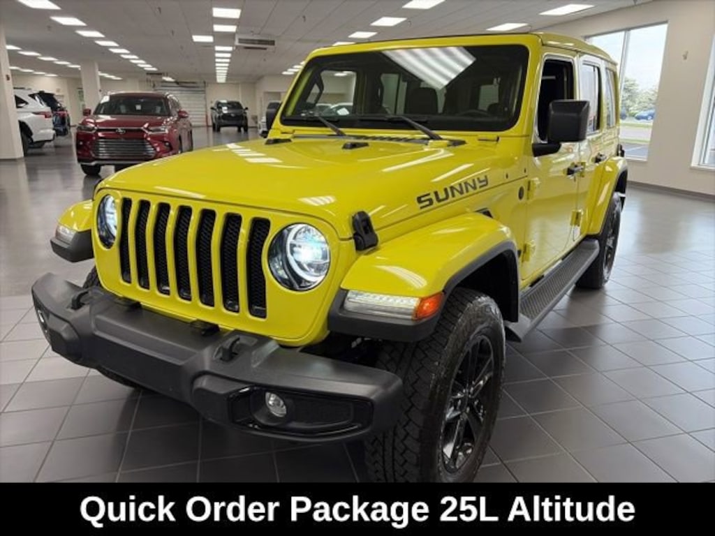 Used 2022 Jeep Wrangler Unlimited Sahara Altitude SUV