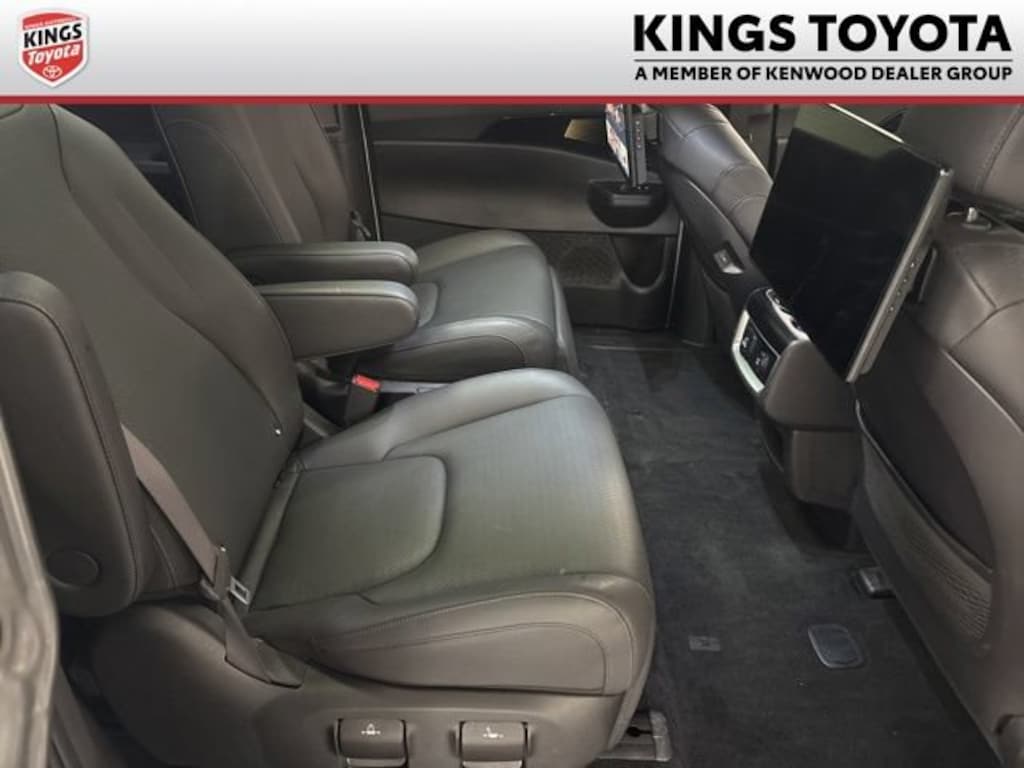 Used 2025 Kia Carnival Hybrid SX Prestige Van Passenger Van