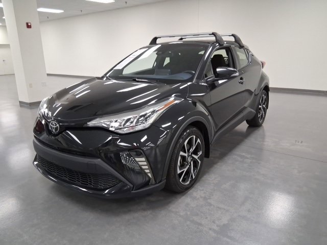 2021 Toyota C-HR XLE photo 3
