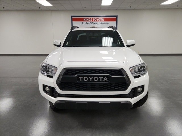 Used 2017 Toyota Tacoma TRD Off Road with VIN 5TFCZ5AN7HX070155 for sale in Cincinnati, OH