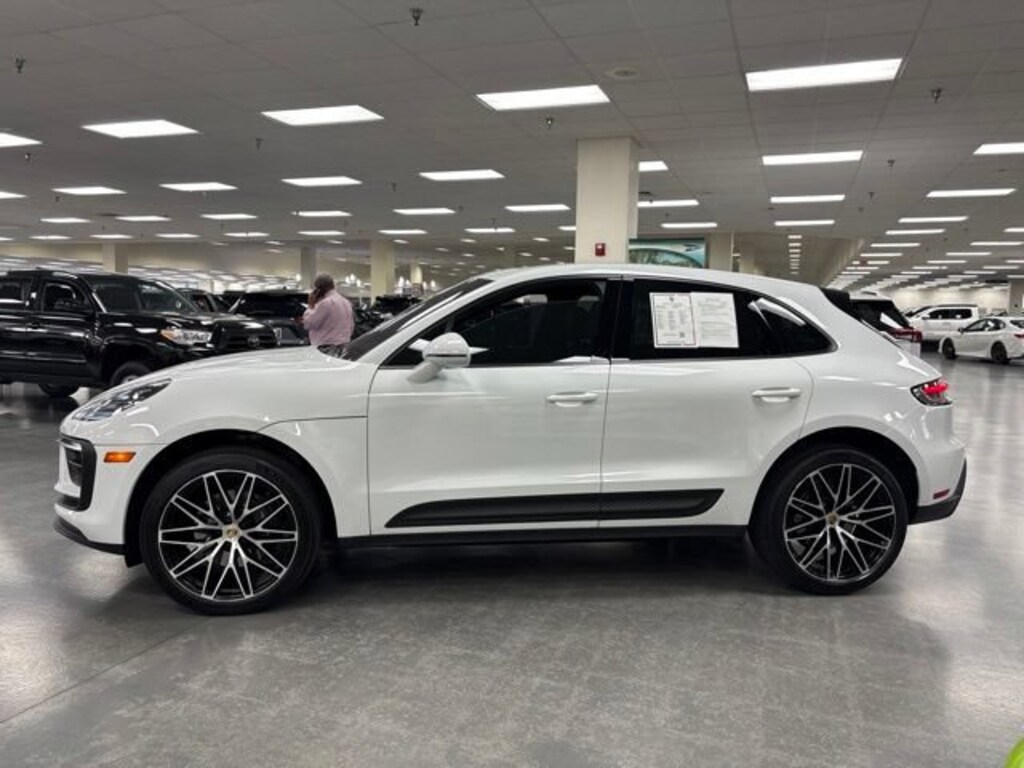 Used 2024 Porsche Macan Base SUV